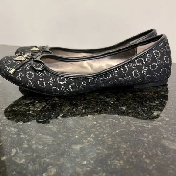 Guess Women’s size 6.5 Black Flat Slip-on Women Shoes. Excellent Conditi… - Picture 4 of 11